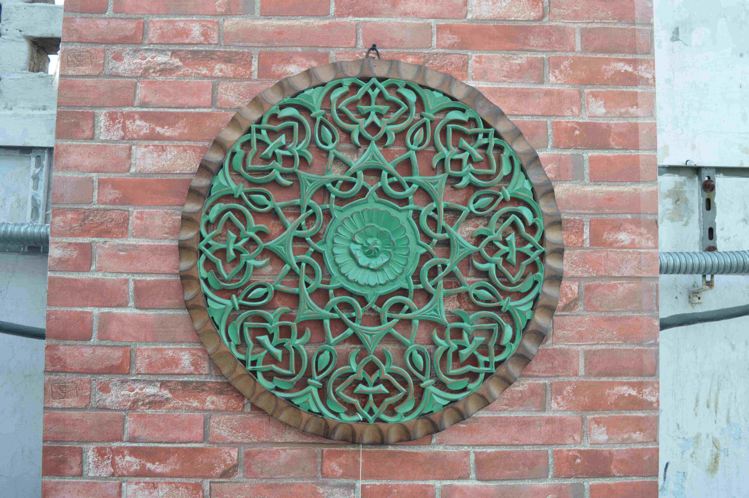 Round Green Floral Wall Art With Handcrafted Decorative Wall Hanging