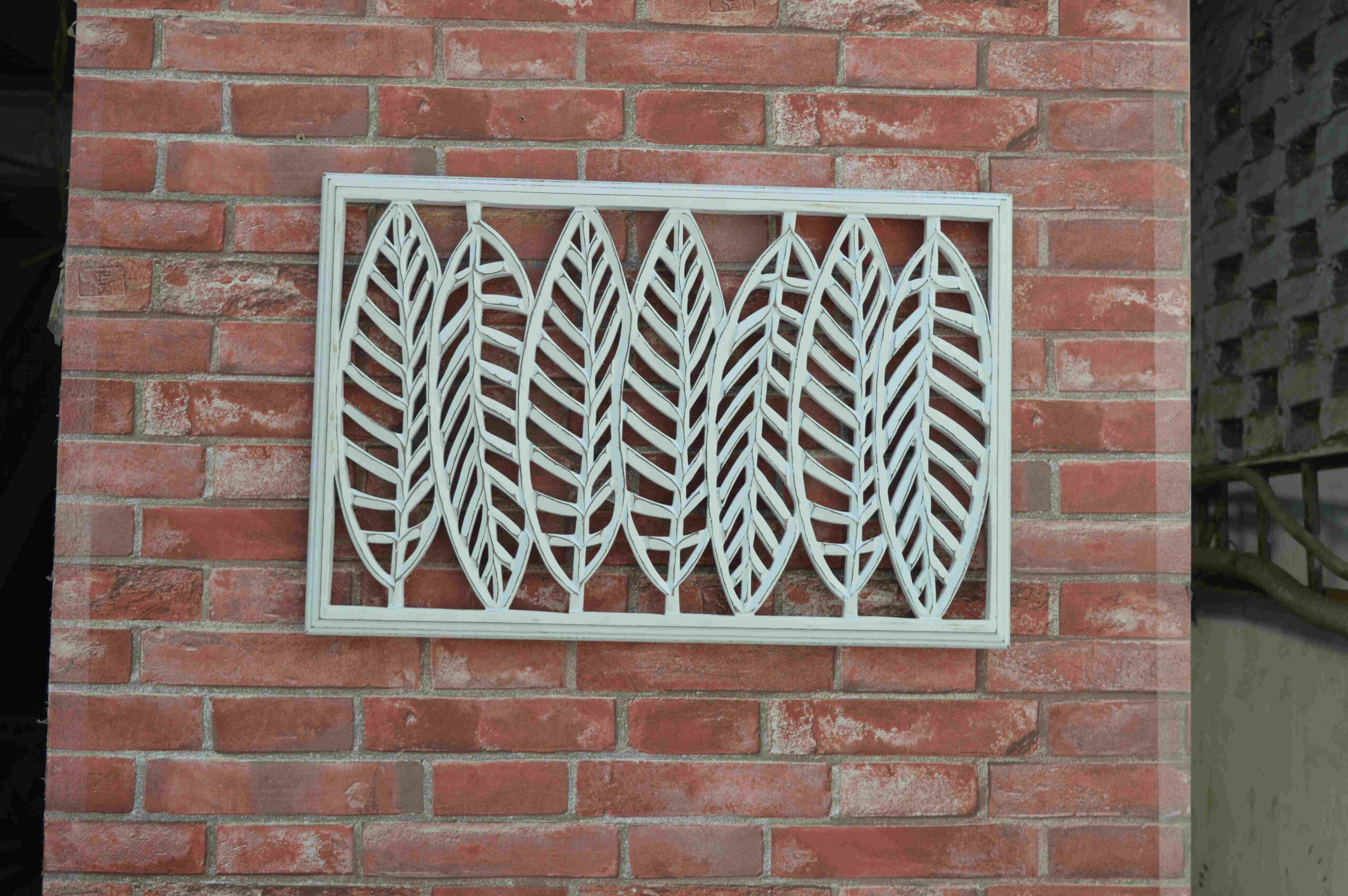 Handcrafted Feather Design Wooden Wall Panel