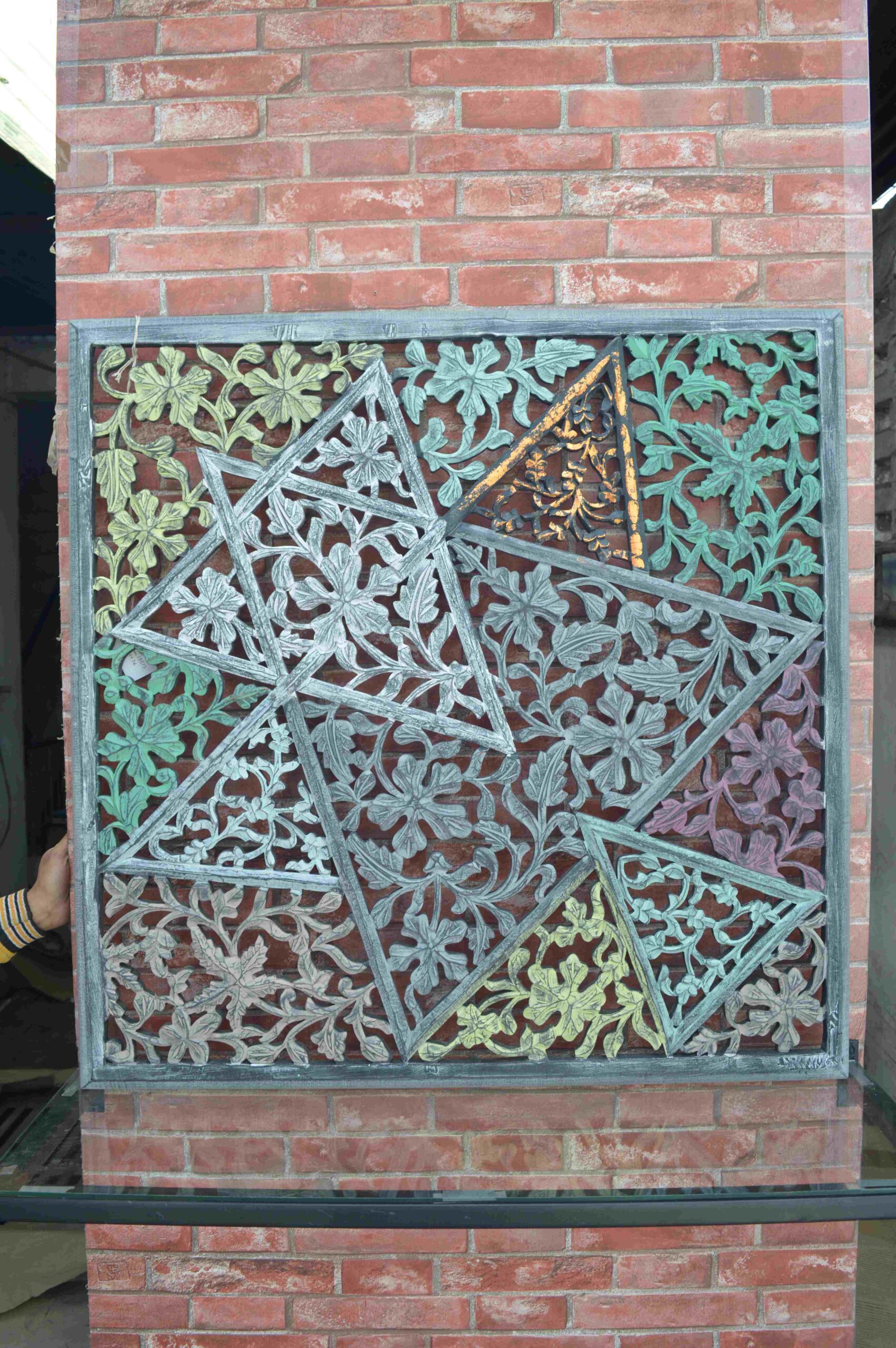 Handcrafted Geometric Metal Wall Art With Multicolor Leaf Pattern